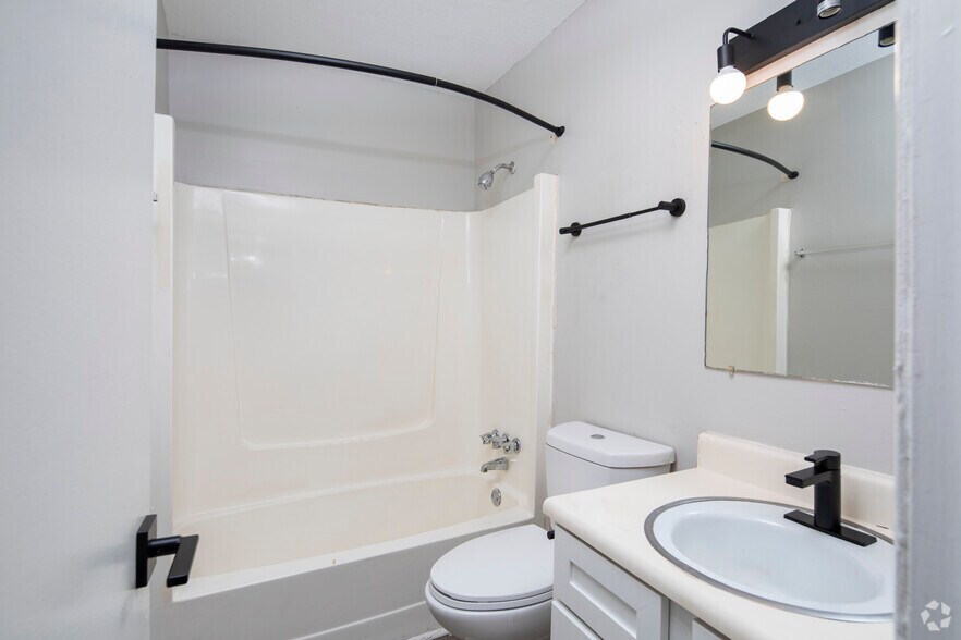 Raintree Village 1321 Towerview St Decatur AL 35601 Apartment Finder