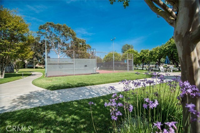 Building Photo - 8566 Van Ness Ct