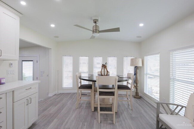 Building Photo - 87 Abalone Cir