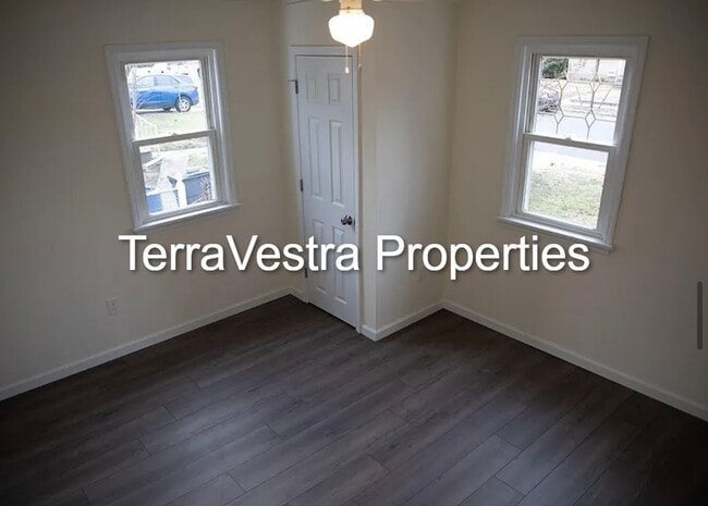 Building Photo - Single Family in Brooklawn!