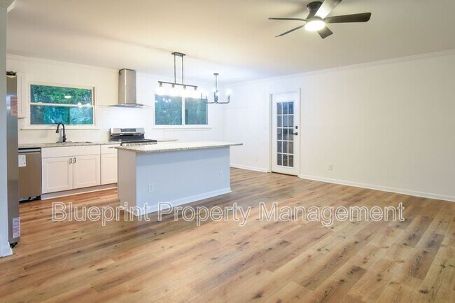 Building Photo - 6004 Cowin Dr NW