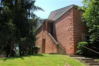 Building Photo - 421 Redding Rd