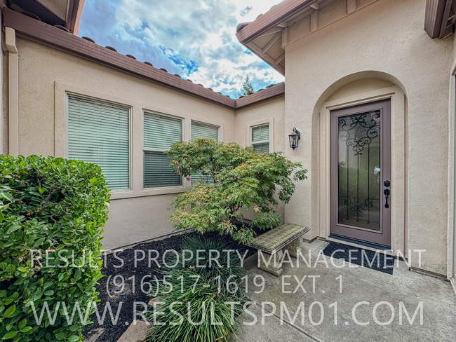 Building Photo - Luxury Whitney Oaks Retreat – Private Gate...