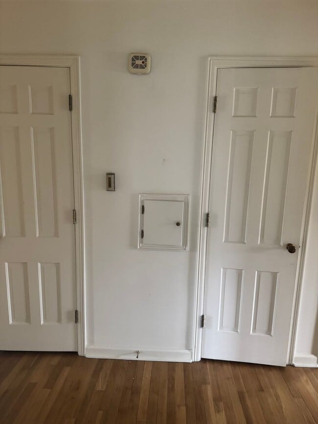 Building Photo - 3 Bedroom 2 Bath Ranch Home - Upper Arlington Schools