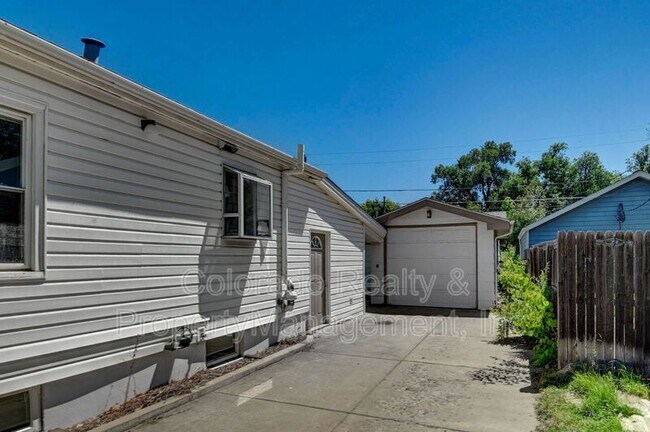 Building Photo - 1736 S Humboldt St