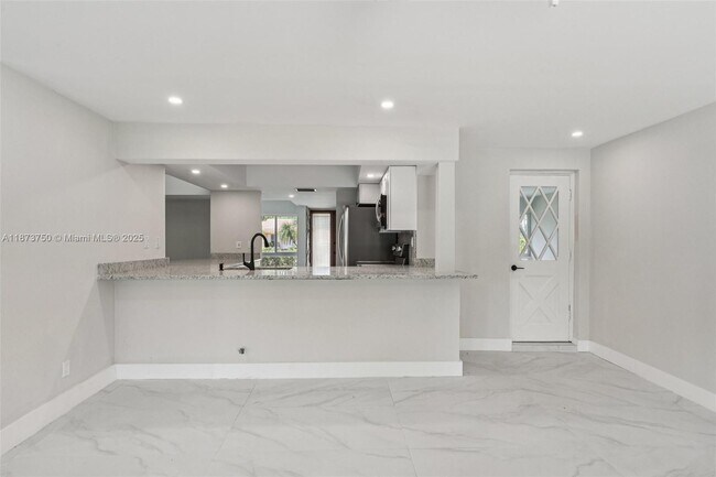 Building Photo - 20 W Tropical Way
