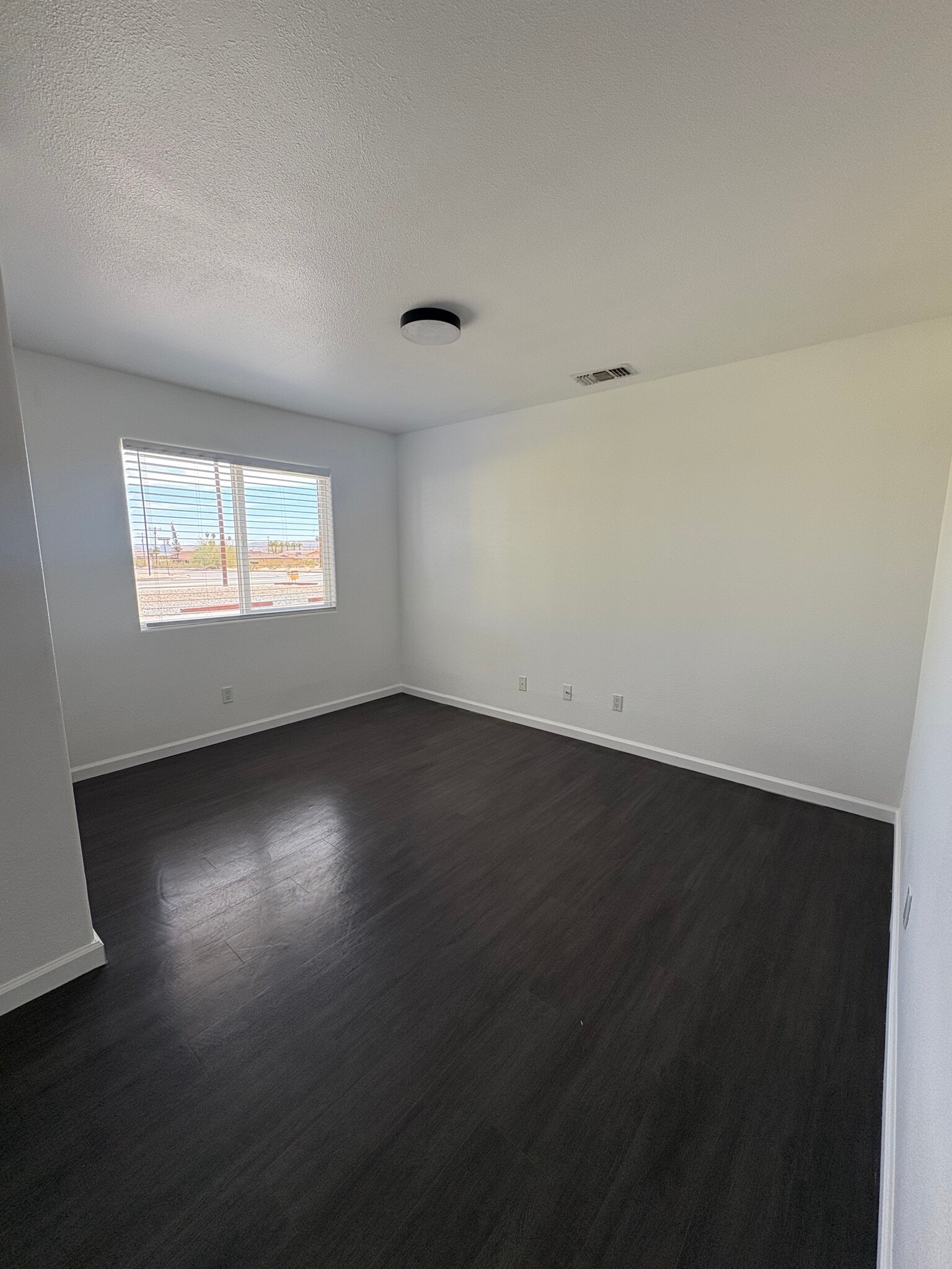 Building Photo - 73538 Sun Valley Dr