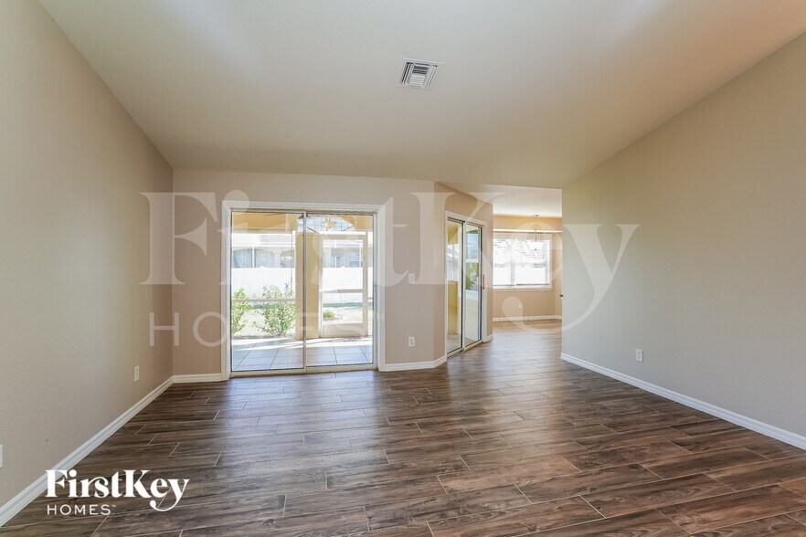 Building Photo - 1821 NW 23rd Ave