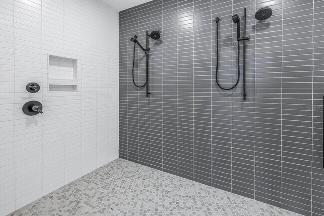 Building Photo - 777 3rd Ave N