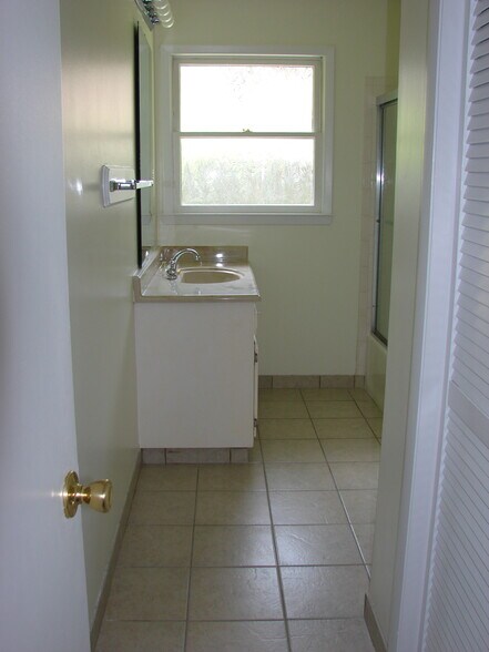 Hall Bathroom - 1847 Gibson Ave