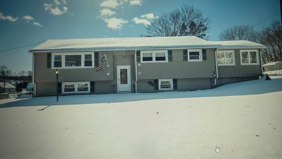 Building Photo - 6 Summit St