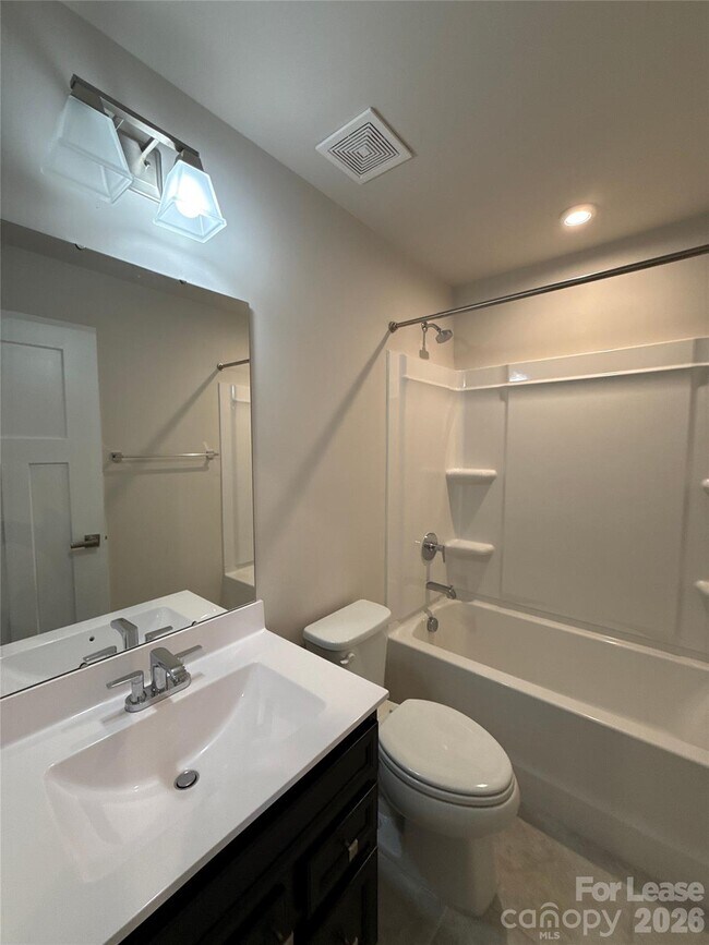 Building Photo - 422 Serenity Cir