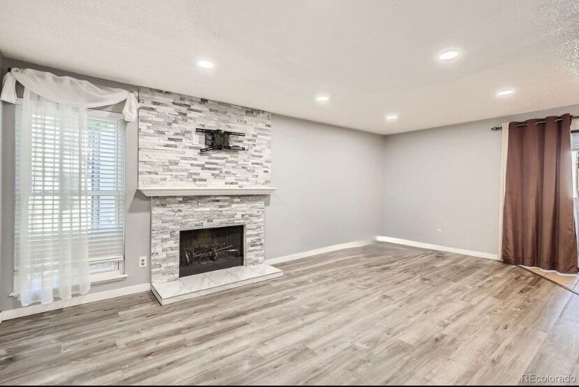 Building Photo - 9757 E Peakview Ave