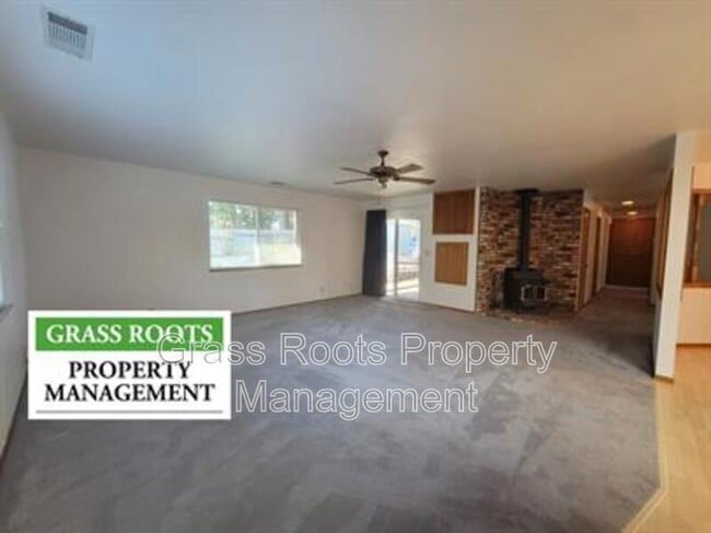 Building Photo - 11751 Upper Cir Dr