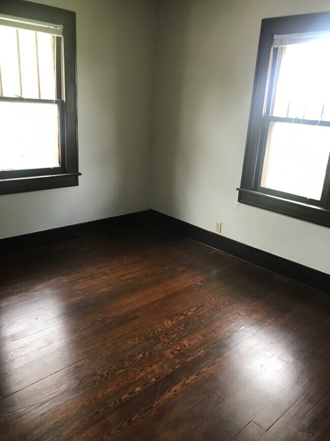 Building Photo - 17-19 Park Avenue (Havilah II)