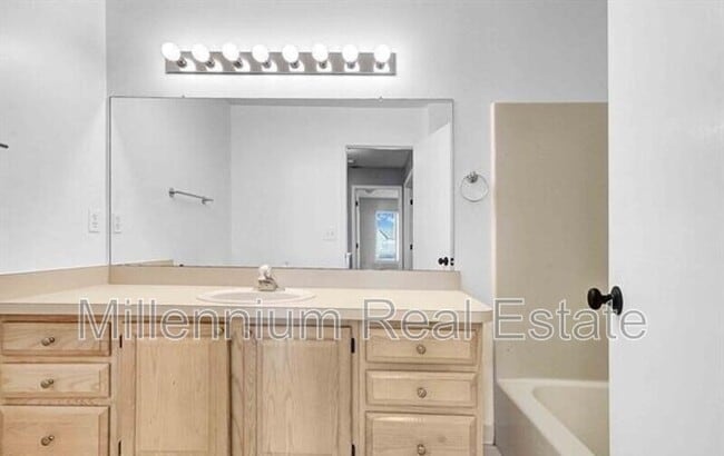 Building Photo - 50406 Bay Run S