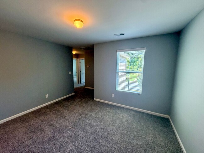 Building Photo - 1648 Hooper Court