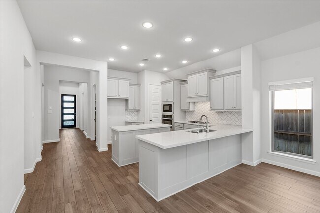 Building Photo - 5030 Morrison Dr