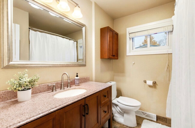 Building Photo - 2720 2nd Ave N