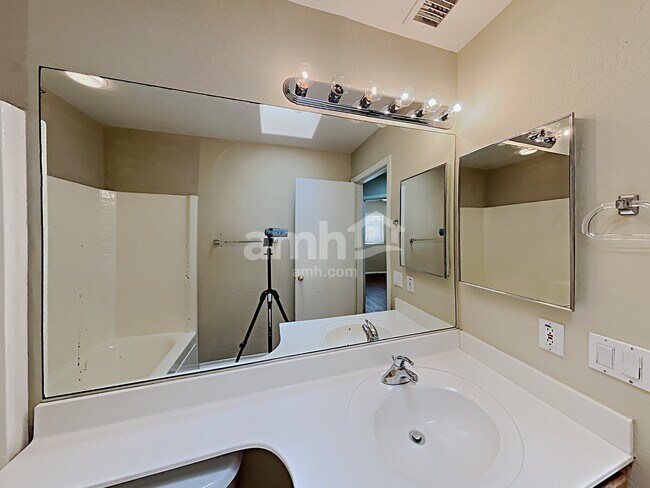 Building Photo - 10008 E Capri Ave