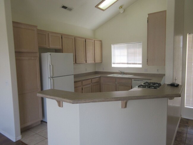 Building Photo - 4 Bedroom - 2 bath - Single Family Home in...