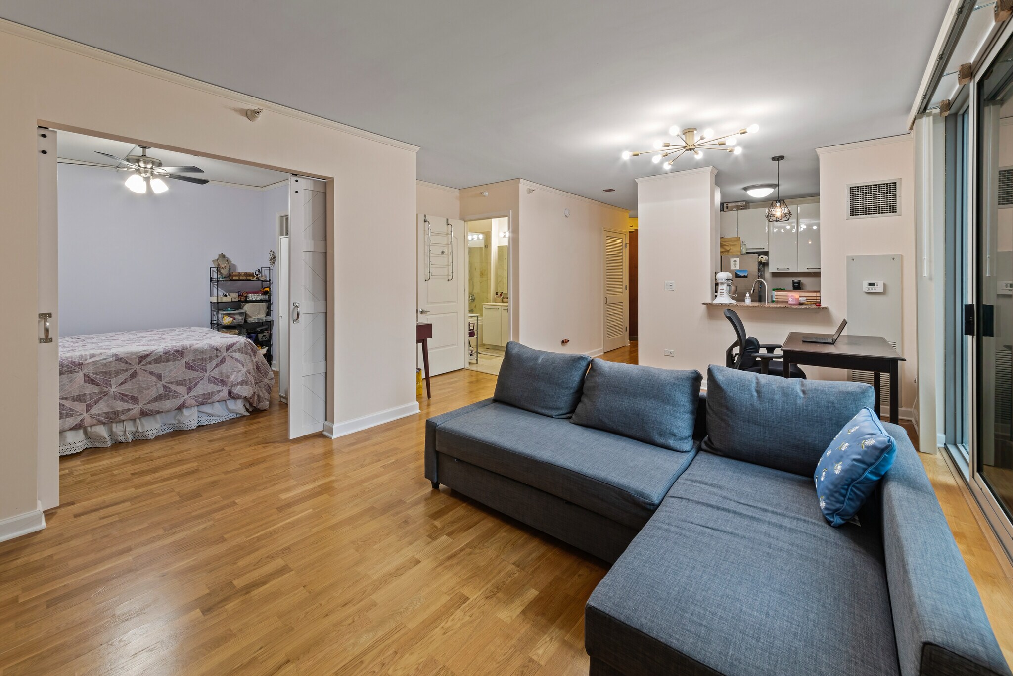 Building Photo - 420 E Waterside Dr