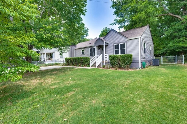 Building Photo - Awesome 3BE/2BA home in sought after East Nashville/Inglewood!!