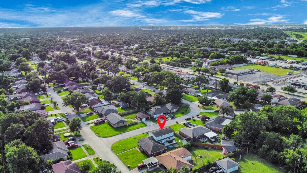 Building Photo - 5747 Turtle Creek Rd
