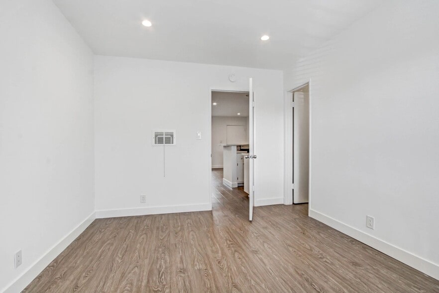 Building Photo - 519 Hill St