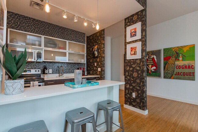 Building Photo - 2115 Yeaman Pl