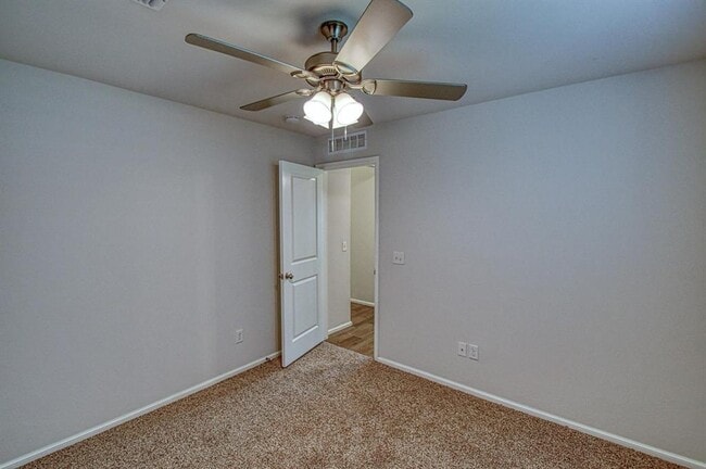 Building Photo - 3232 Mt Nebo Dr