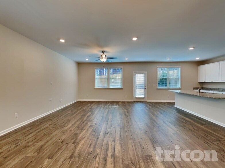 Building Photo - 317 Knowles Pl