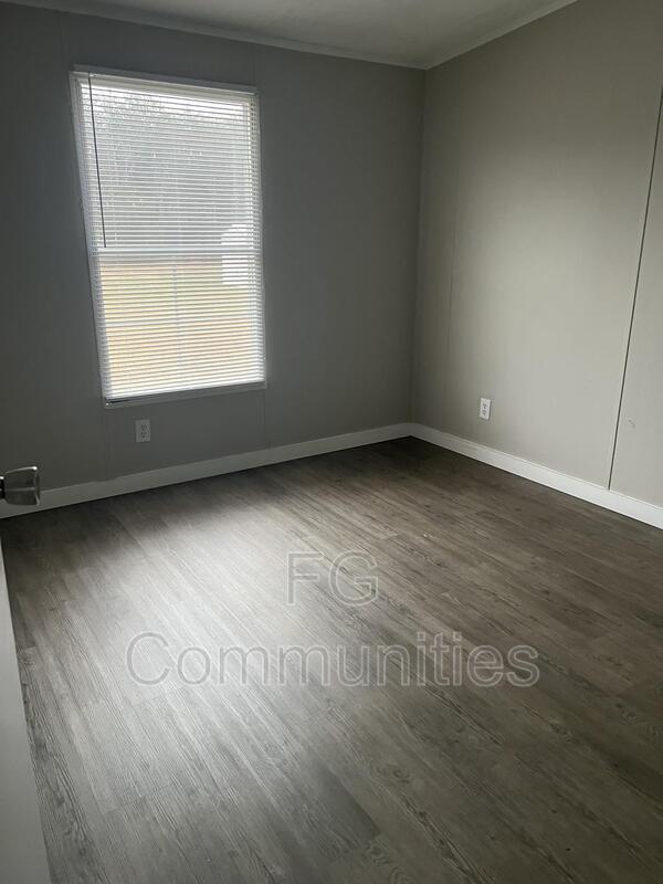 Building Photo - 1547 Race Path Church Rd