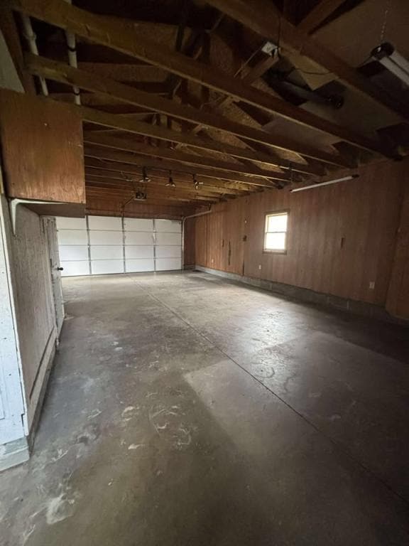 Building Photo - 2494 N Grandview Dr