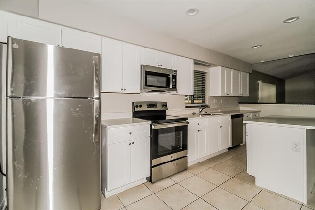 Building Photo - 5312 Sun Valley Ct