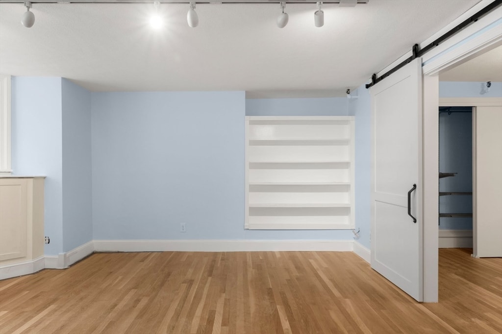 Building Photo - 242 Beacon St