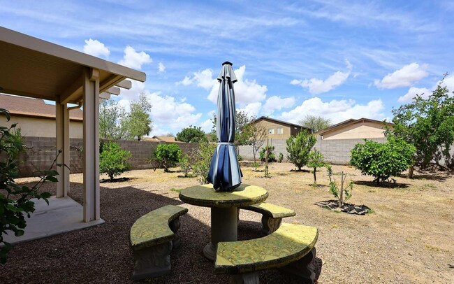 Building Photo - 5608 E Lush Vista View
