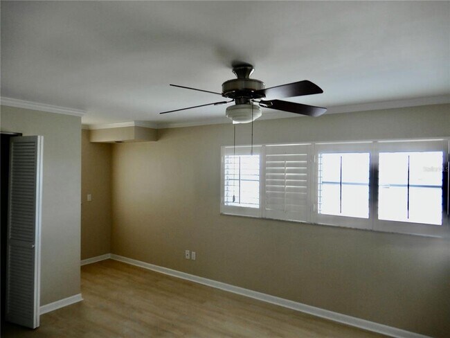 Building Photo - 337 1st St W