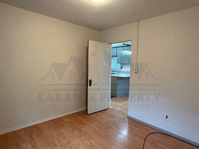Building Photo - Updated 2 Bedroom Near LaPrele Park