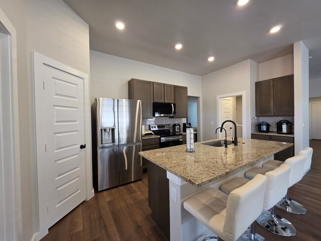 Building Photo - 235 Trailblazer Ln