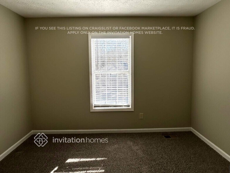 Building Photo - 3920 Garrett Springs Dr