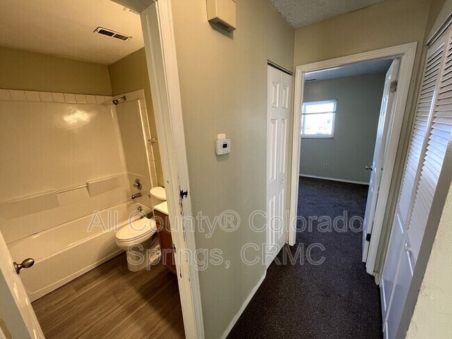 Building Photo - 1010 Mazatlan Cir