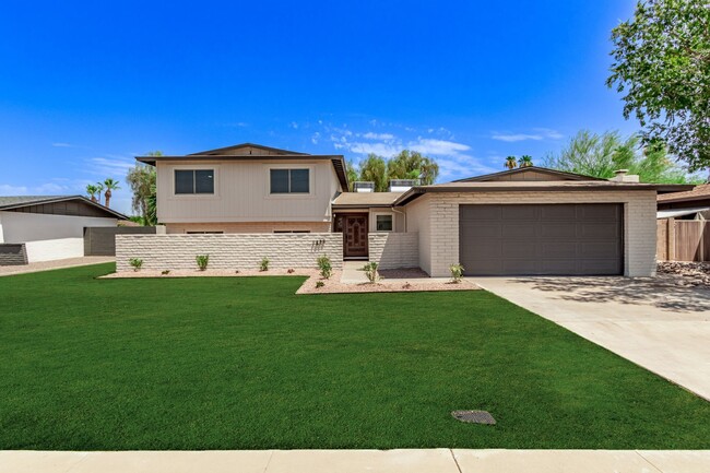 Primary Photo - 6 BEDROOM HOME IN TEMPE WITH POOL!