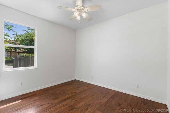Building Photo - 102 Crab Cay Way