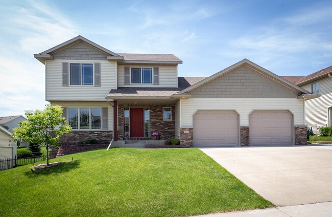 Building Photo - 6311 Fairway Dr NW