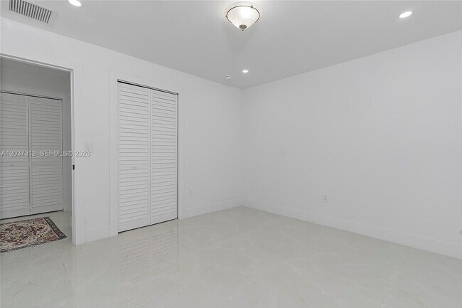 Building Photo - 1473 NE 30th Ct