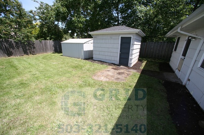 Building Photo - 1 Bedroom Bungalow Available in Inner Nort...