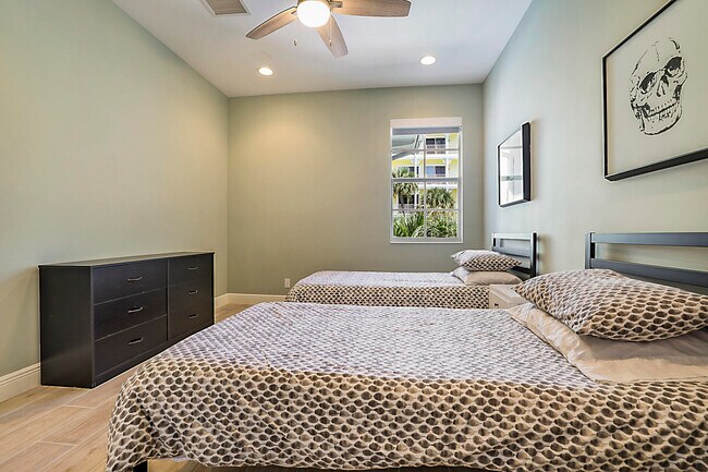 Building Photo - 140 Ocean Breeze Dr