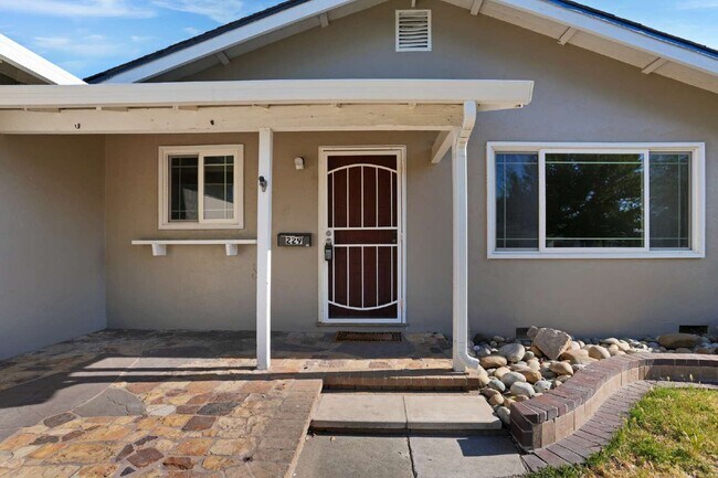 Building Photo - 229 Seabiscuit Dr