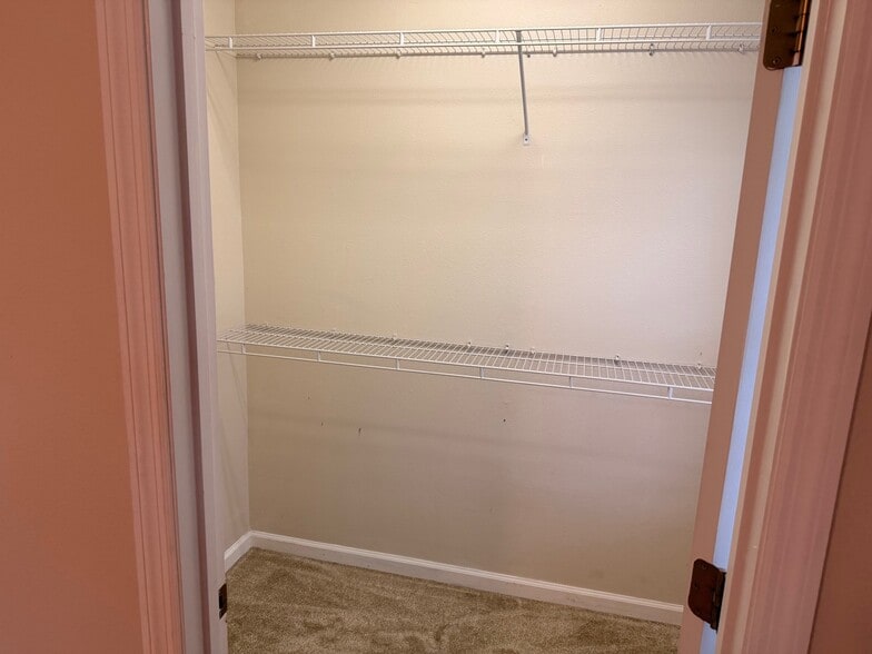 Building Photo - 773 Crystal Way